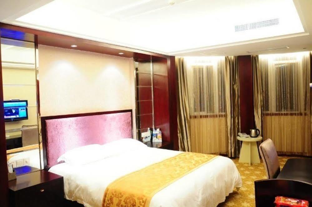 Ronghe Holiday Hotel Shiyan  Exterior foto